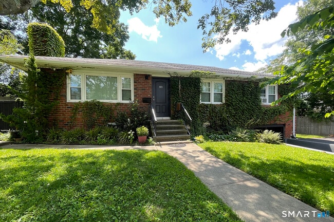 Building Photo - 83 Quinlan Ave