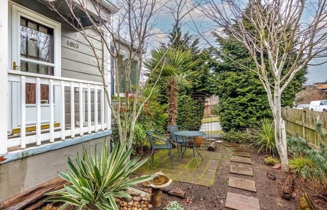 Photo - 3 bedroom in Seattle WA 98116