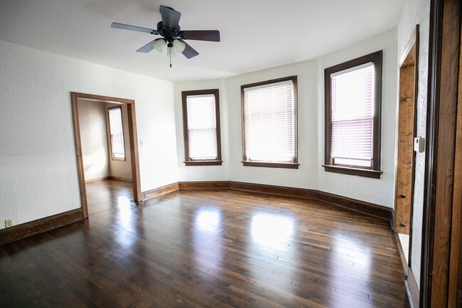 Building Photo - 6216 W Mitchell St Unit 6216