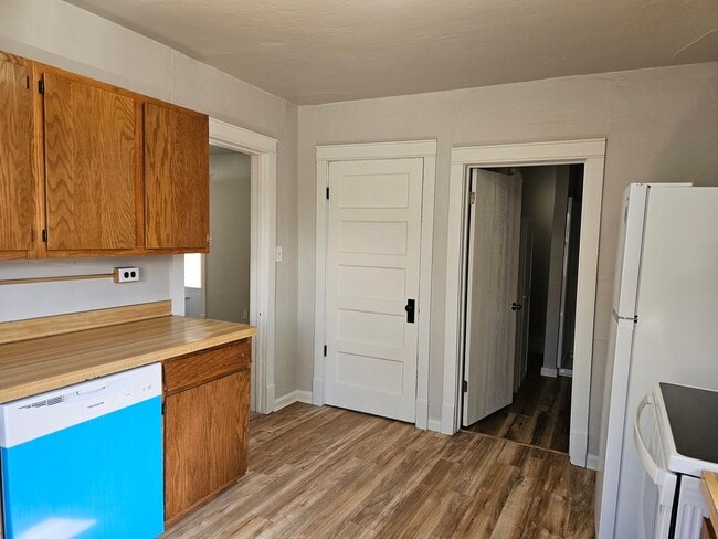 Photo - 1105 W 29th St