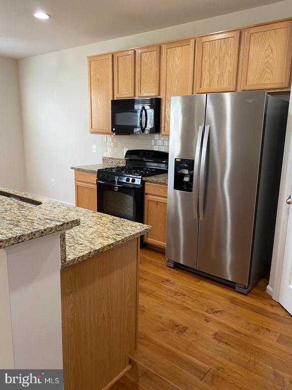 Photo - 9543 Center St