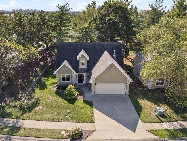 Photo - 400 N Village Cir