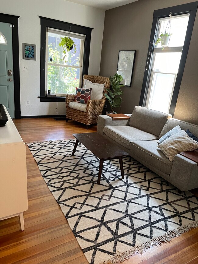 Photo - 4539 Pearl St