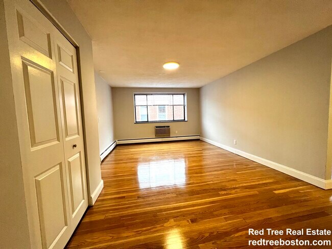 Photo - 62 Parkman St