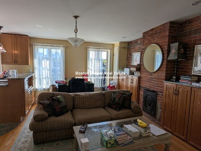 Building Photo - 125 Pembroke St Unit PH Rental