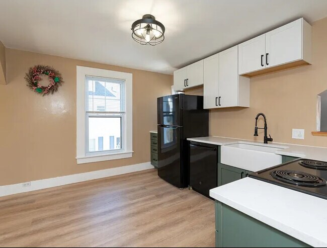 Kitchen - 39 South Ave Unit Apt 2