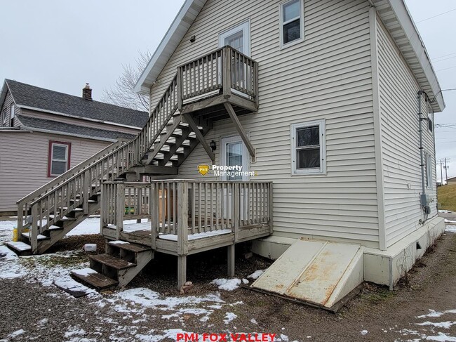 Large 1 bedroom with Garage - Large 1 bedroom with Garage Apartment Unit A