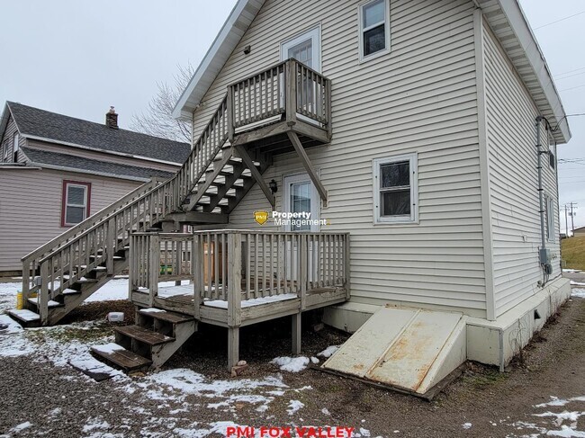 Building Photo - Large 1 bedroom with Garage Unit A Rental