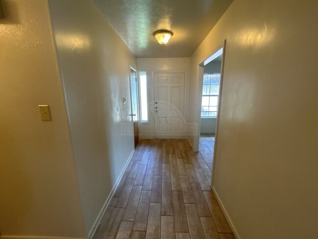 Photo - 2401 Mather Dr