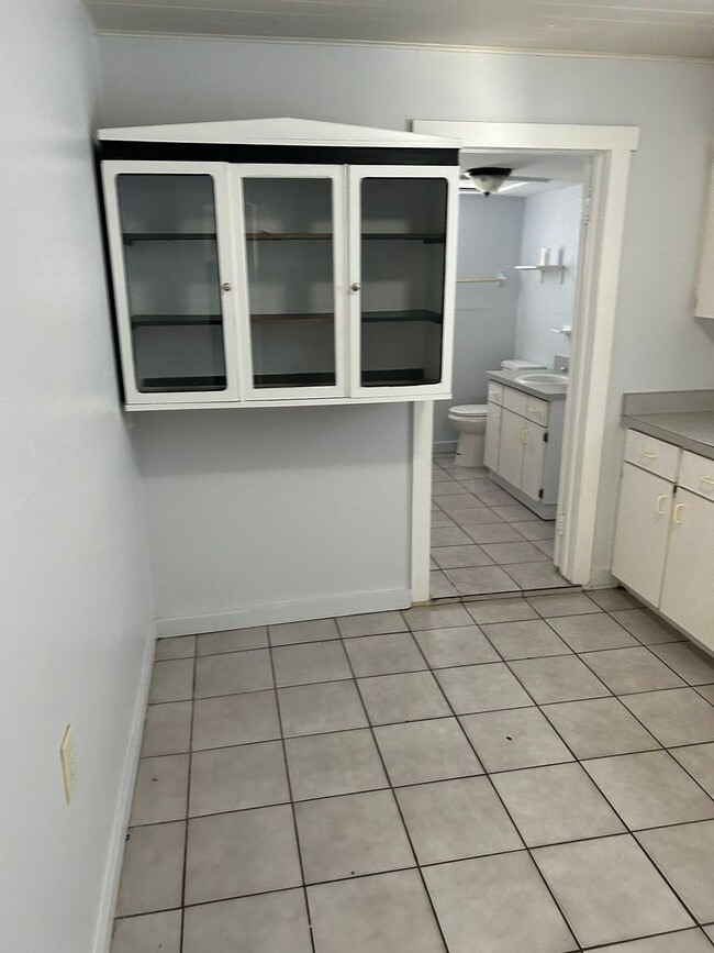 Photo - 3317 W Pine St Unit B