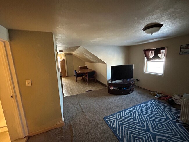 Photo - 1897 1/2 E Newberry St