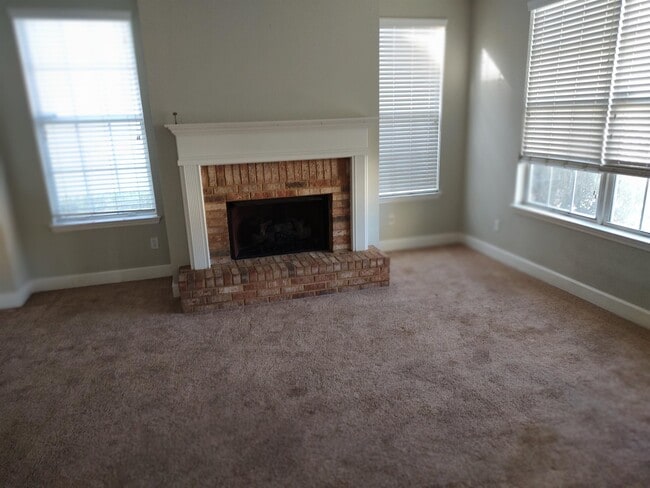 Photo - 3712 Riverton Trail