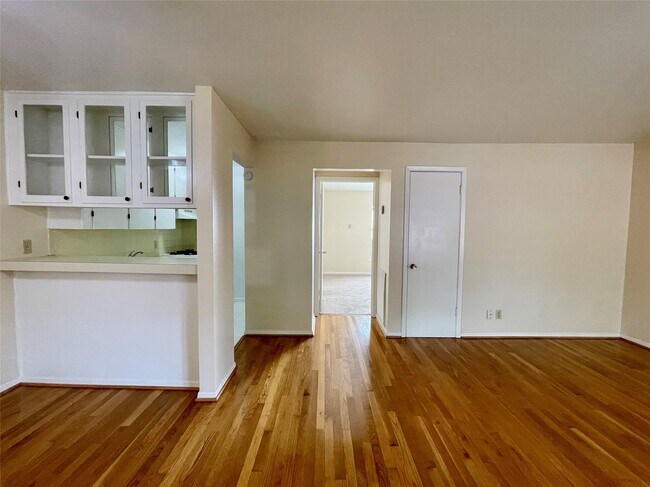 Photo - 3420 Mt Vernon St Unit 9