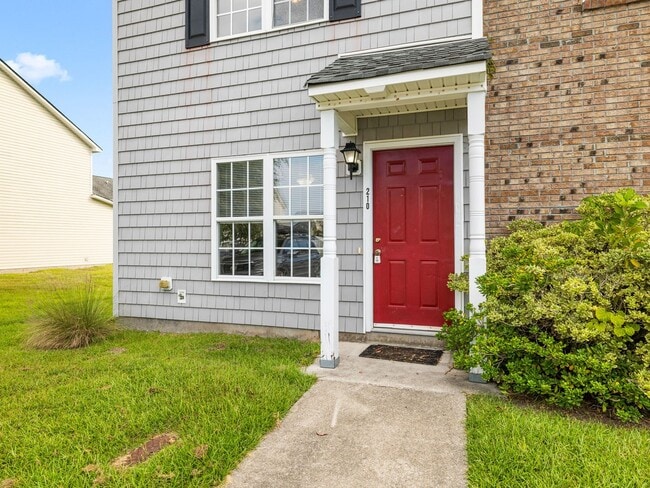 210 Bridgewood Dr