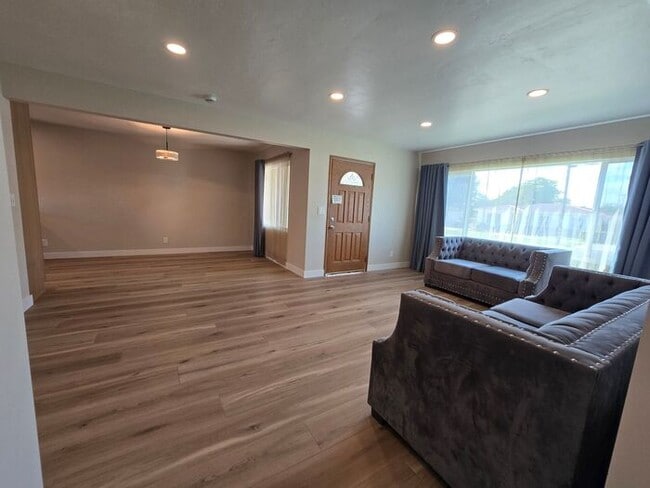 Photo - Charming Chula Vista Home with Spacious Yard in a Prime Location