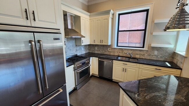 Photo - 778 E Broadway Unit 1