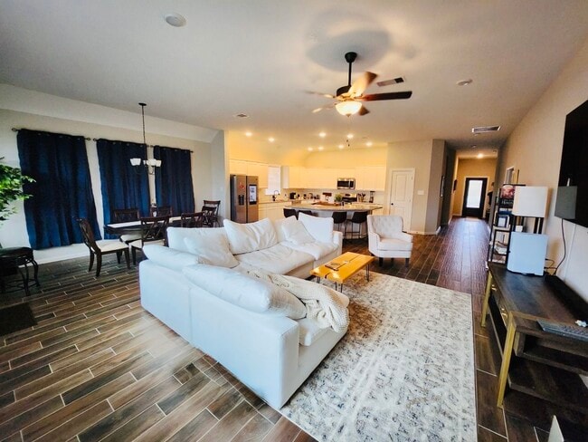 Building Photo - 23838 Via Leoni Dr Rental