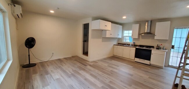 Photo - 566 E Fernleaf Ave