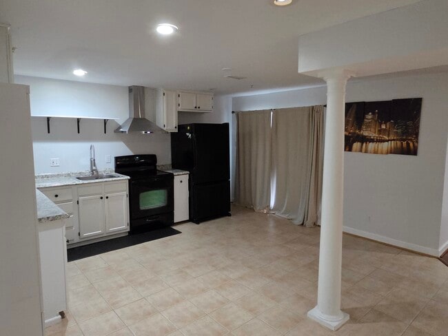 KITCHEN - 10801 Glenshire Dr Unit BASEMENT