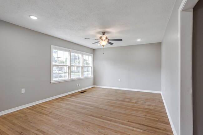 Photo - 3409 Leland Ave