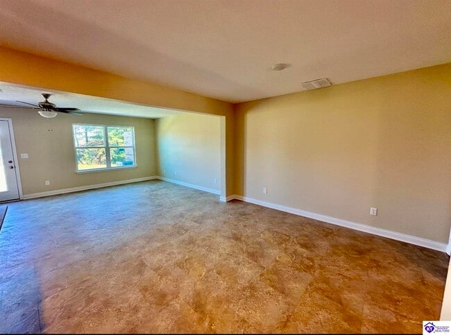 Photo - 214 Dixon Cir