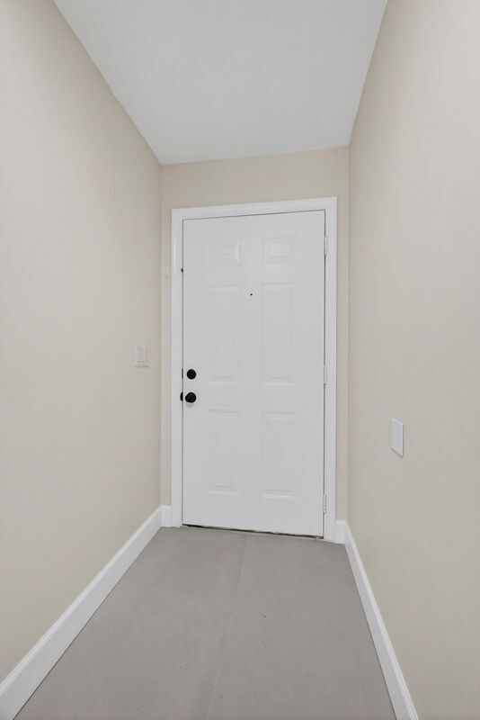 Photo - 1135 Staghorn St