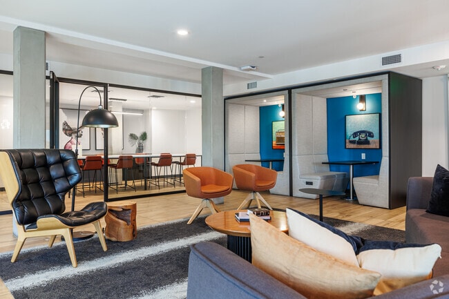 Clubroom - Hudson on Farmer