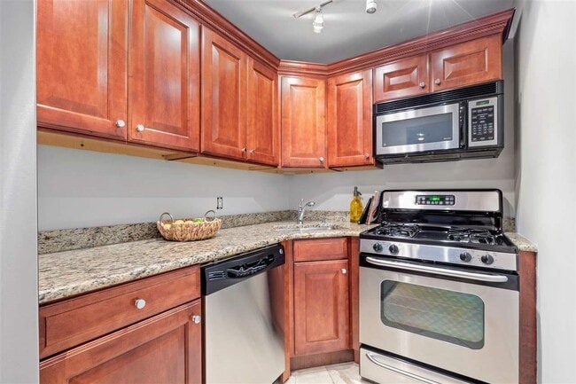 Photo - 931 Hudson St Unit 3
