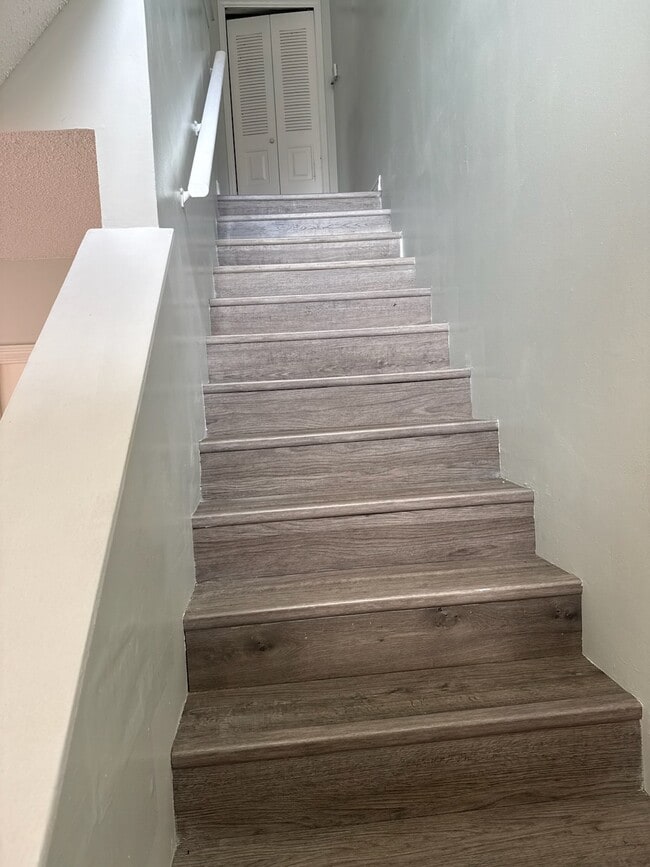 Photo - 6233 Yorktown Dr Unidad 6233