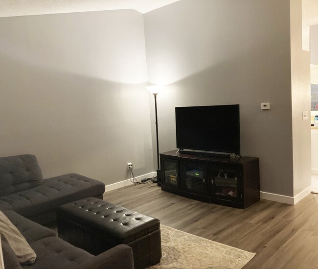 Sala de estar - 8033 S Garrison Way