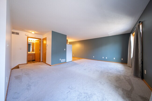 Photo - 1555 County Rd D E