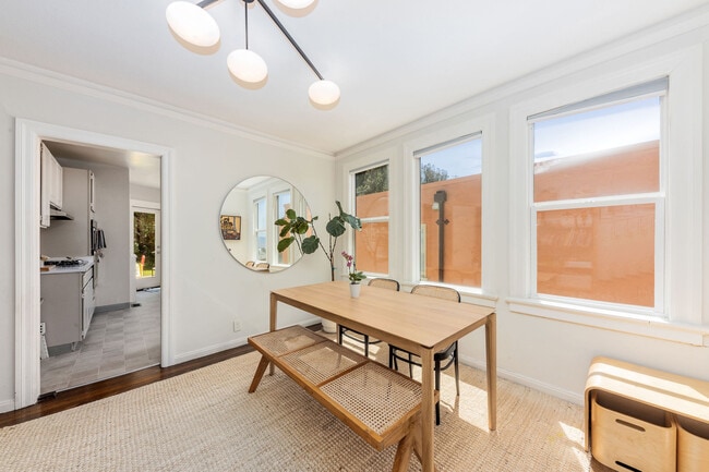 Photo - 833 Rockdale Dr