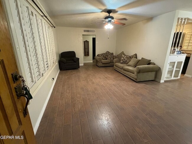 Photo - 8208 Dempsey Ave