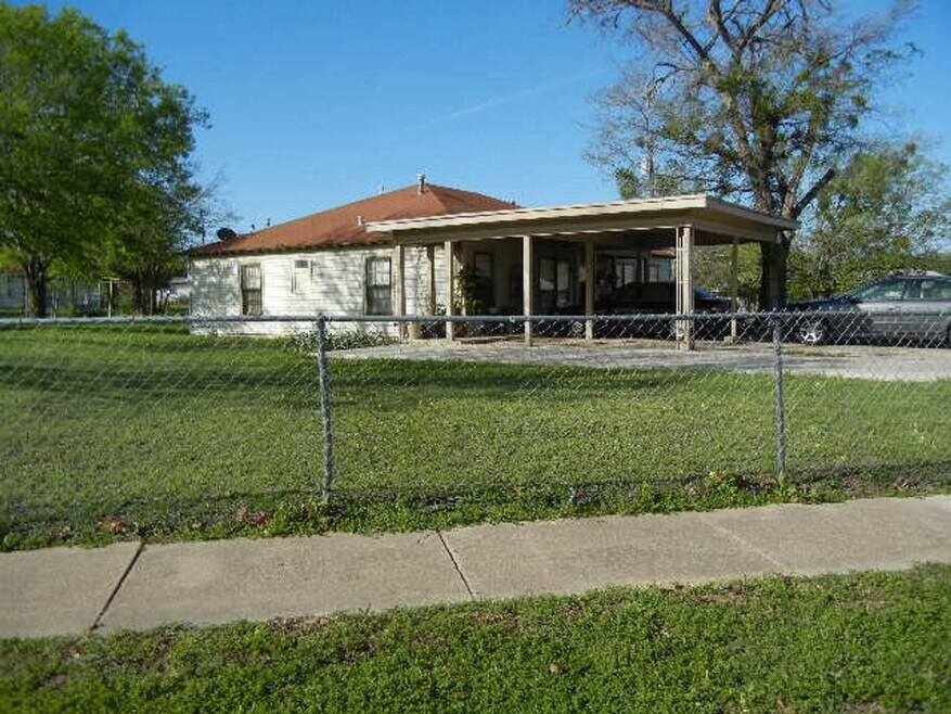 914 Stetson Ave