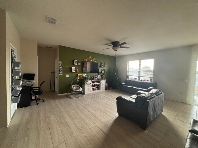 Photo - 687 Petal Mist Ln