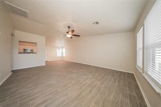 Photo - 9117 Checkerbloom Dr Casa