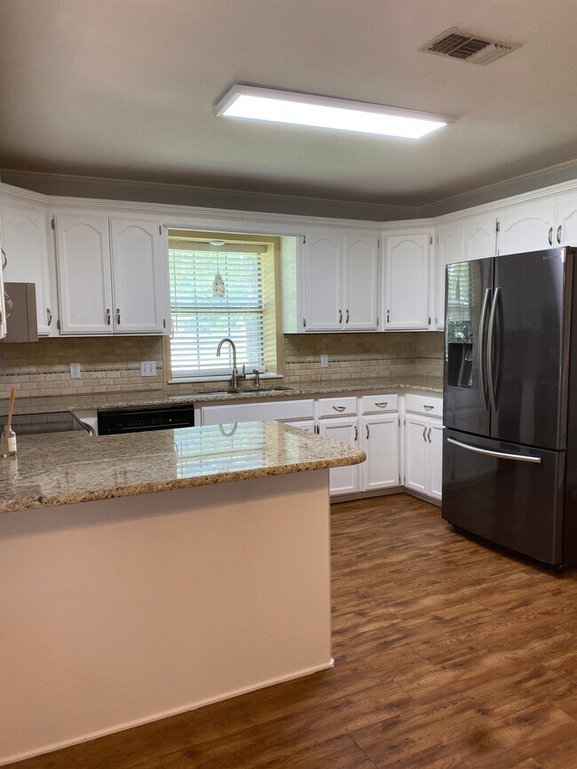 Photo - 5606 Cliffwood Dr