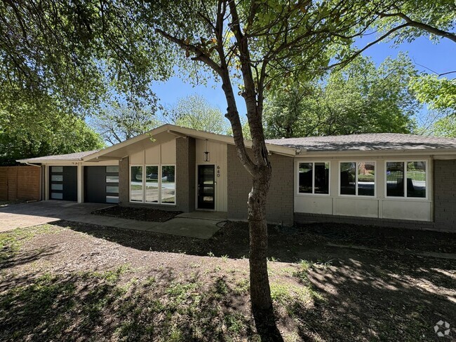 Building Photo - 640 Glen Oaks Blvd Rental