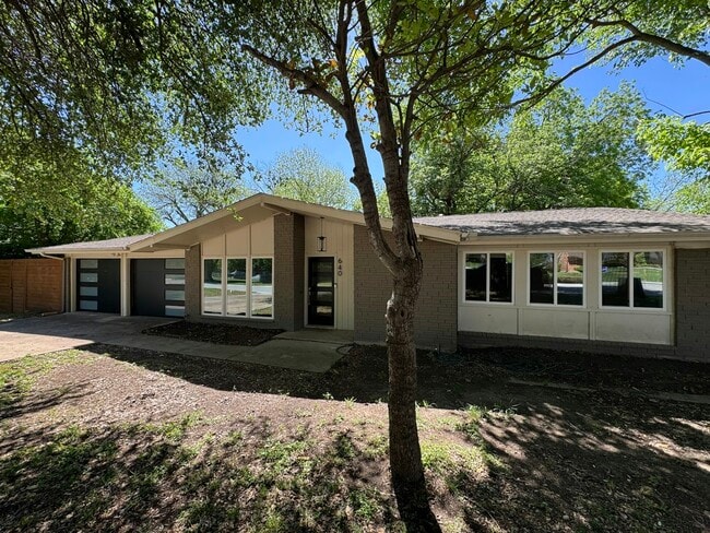 Photo - 640 Glen Oaks Blvd Casa