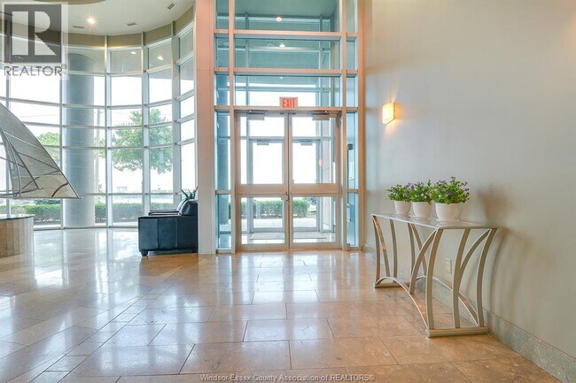 Photo - 1225 Riverside Dr W Unit 101