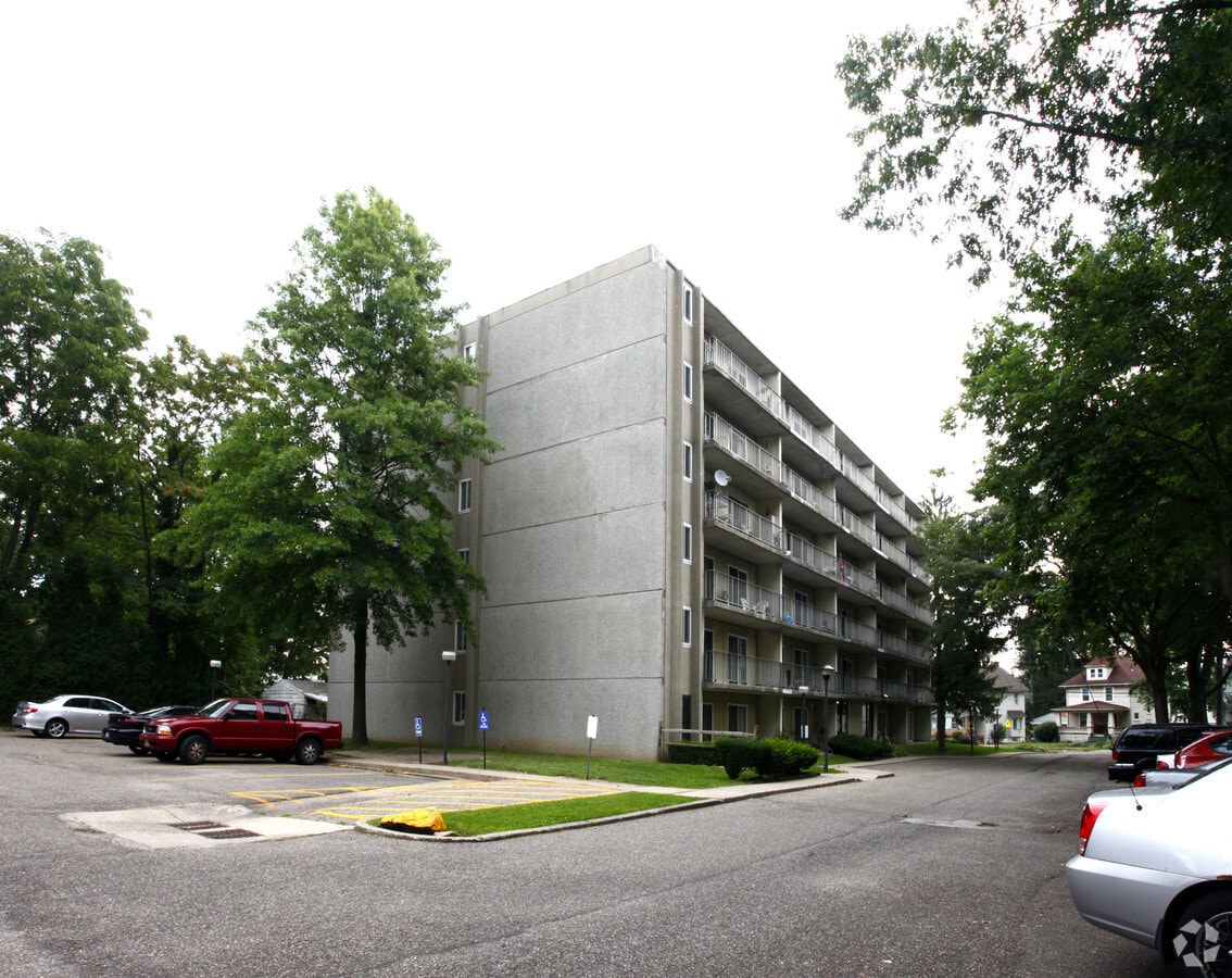 Sauter Place Apartments - Sauter Place Apartments