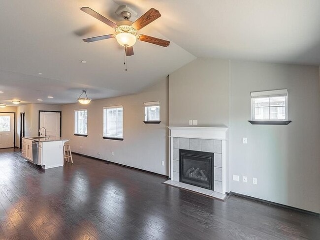 713 Violet Ln