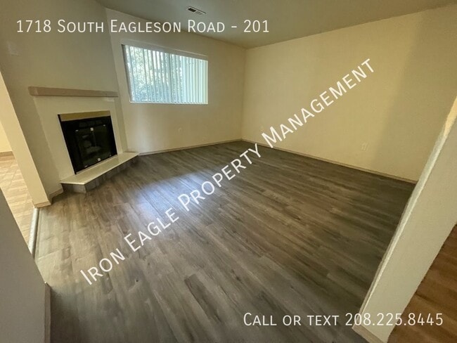 Photo - 1718 S Eagleson Rd