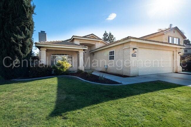 Photo - 3 Bedroom/2 Bath Home in the Southwest - $2295 Per Month!
