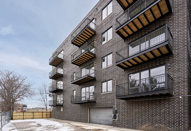 Photo - 503 E Pershing Rd