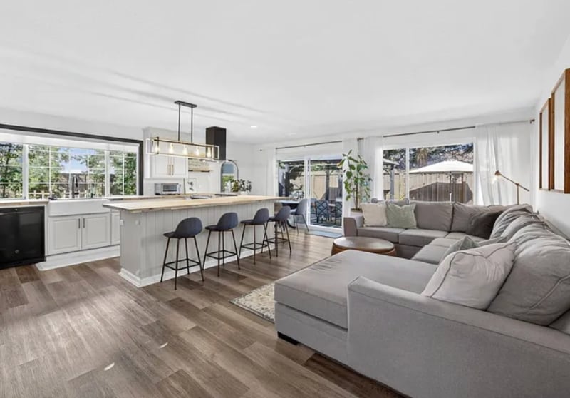 Photo - 1295 Jasmine Way