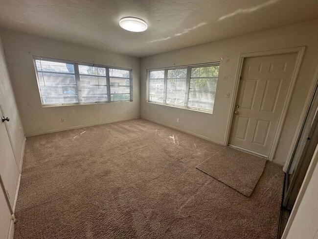 Photo - Beautiful 3 bedroom, 2 bath home located i...