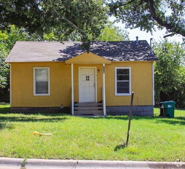 Building Photo - 2 Bedroom/1 Bedroom Home