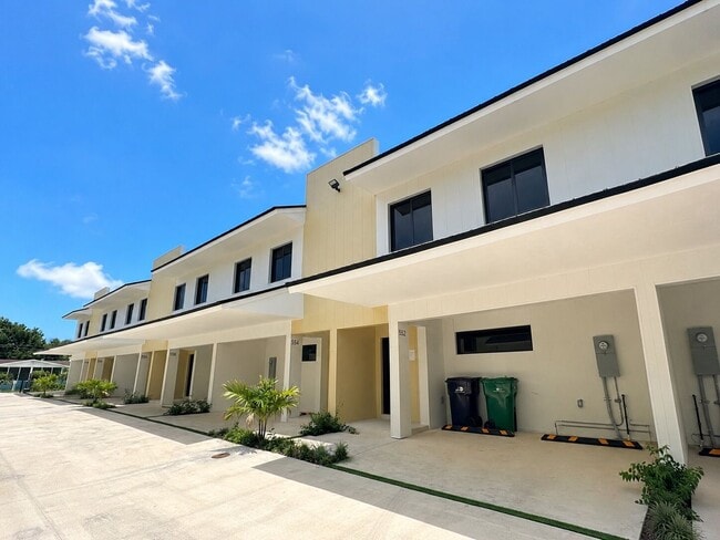 Building Photo - Move-in Ready | 3 Bed / 2.5 Bath Townhome | Sunnyland Park – Florida City