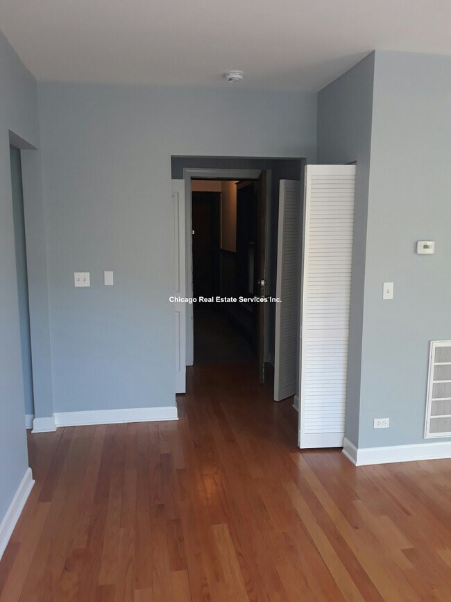 Photo - 1644 W Pratt Blvd Unidad 1J